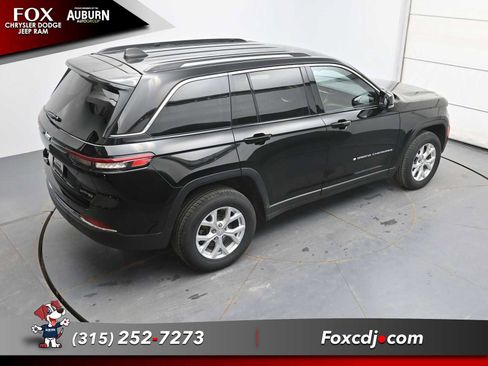 Used 2023 Jeep Grand Cherokee Limited image 30
