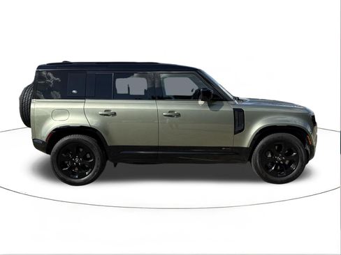 Used 2021 Land Rover Defender 110 X-Dynamic SE AWD/4WD image 2