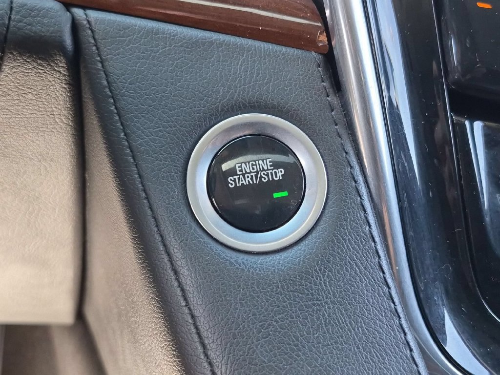 Used 2019 Cadillac Escalade ESV Premium Luxury AWD/4WD image 16