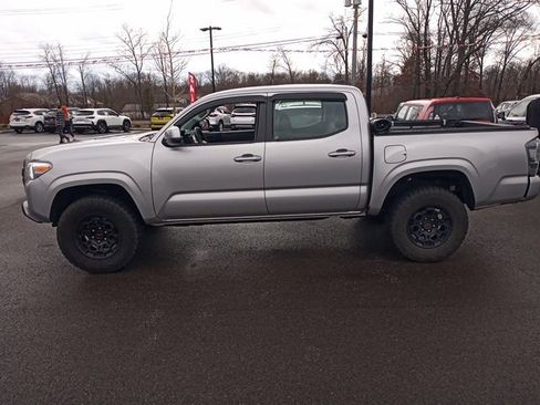 Used 2016 Toyota Tacoma SR w/ SR Convenience Package image 3