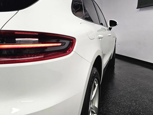 Used 2018 Porsche Macan Sport Edition AWD/4WD image 35