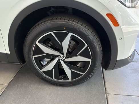 Used 2023 Volkswagen ID.4 Pro S AWD/4WD image 10