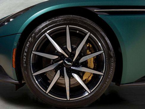 Used 2023 Aston Martin DB11 Volante image 11