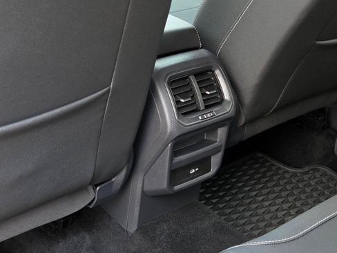 Certified 2024 Volkswagen Taos SE AWD/4WD image 50