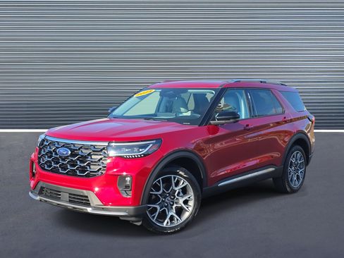 Used 2025 Ford Explorer Platinum w/ Ultimate Package image 1