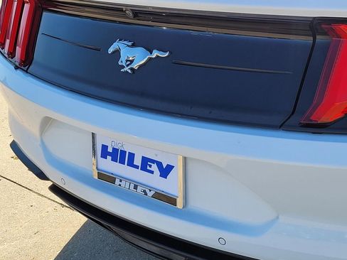 Used 2023 Ford Mustang Premium image 5