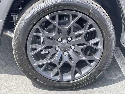 New 2026 Jeep Grand Cherokee L Summit w/ Obsidian Package AWD/4WD image 8