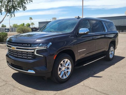 Used 2023 Chevrolet Suburban Premier AWD/4WD image 4