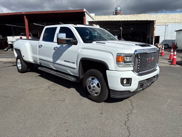 Used 2017 GMC Sierra 3500 Denali w/ Duramax Plus Package AWD/4WD image 2