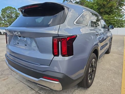 Certified 2025 Kia Sorento S FWD image 14