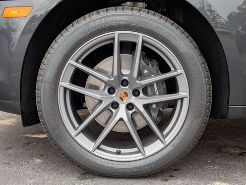 Certified 2026 Porsche Macan AWD/4WD image 36
