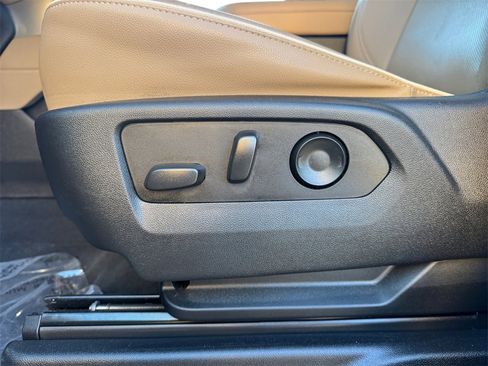 Used 2023 Chevrolet Tahoe Premier image 23