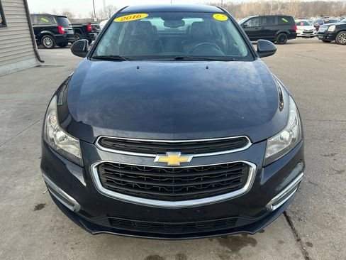 Used 2016 Chevrolet Cruze LT image 2