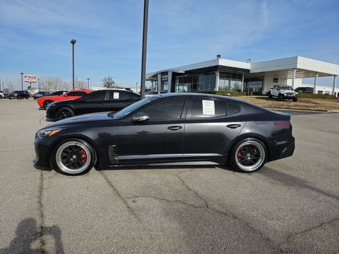 Used 2019 Kia Stinger GT2 image 24