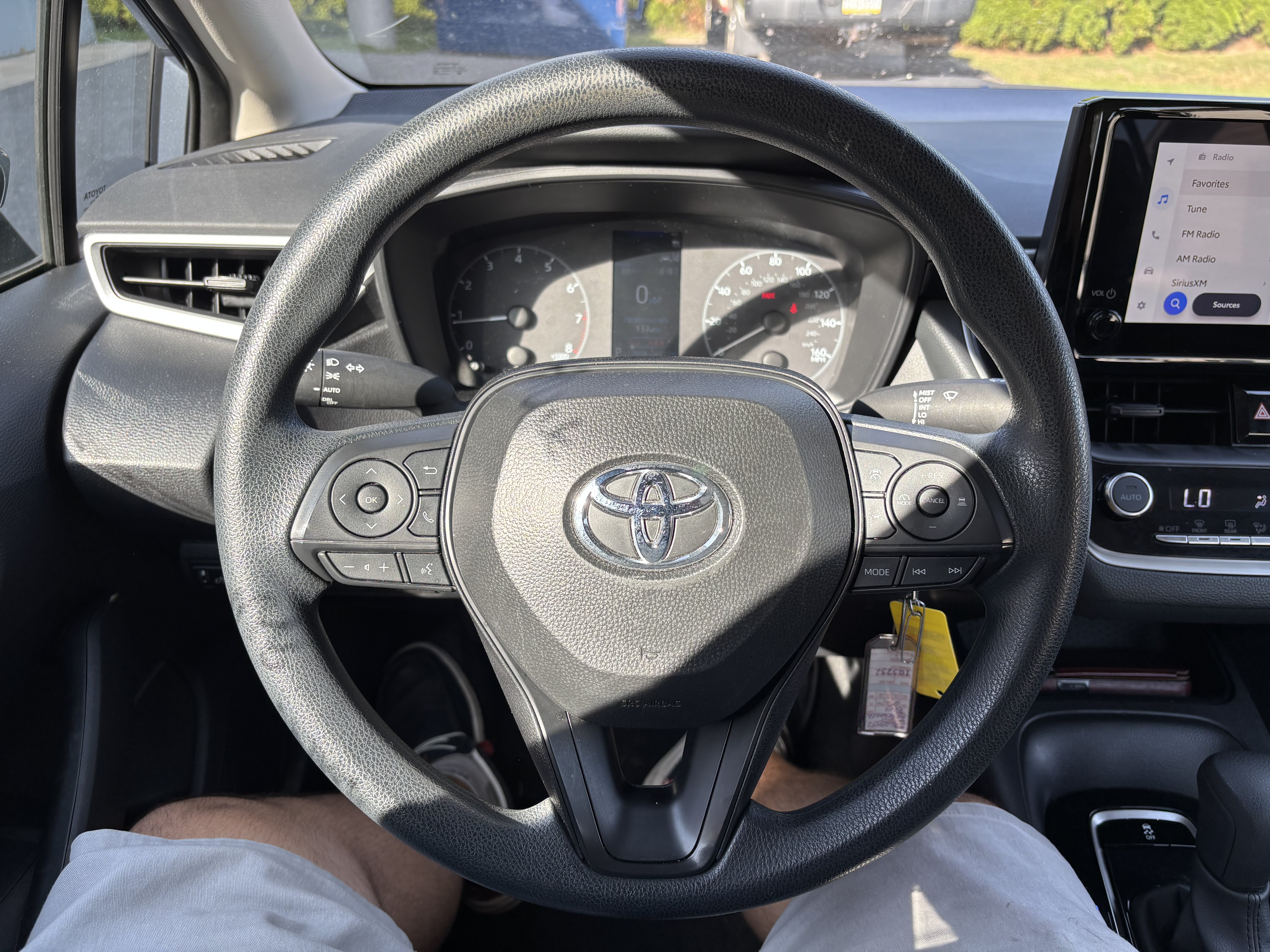 Used 2025 Toyota Corolla LE FWD image 18