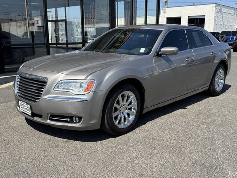 Used 2014 Chrysler 300 Touring w/ Quick Order Package 22F RWD image 1