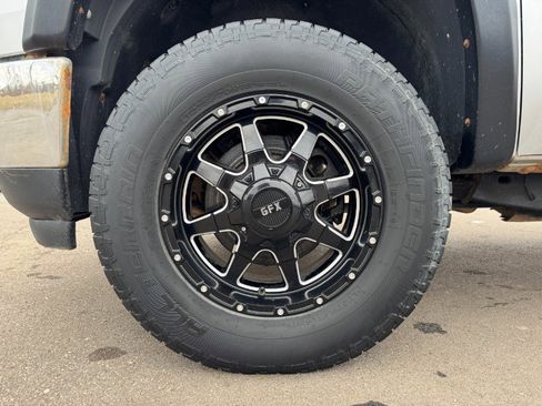 Used 2011 GMC Sierra 2500 SLE w/ SLE Preferred Package image 13