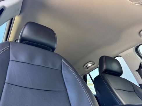 Used 2019 GMC Terrain SLT w/ Preferred Package FWD image 18