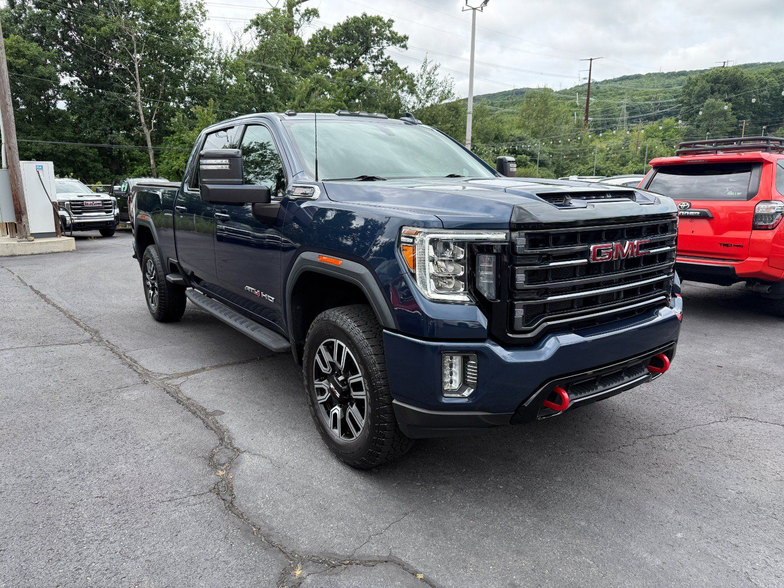 Certified 2022 GMC Sierra 2500 AT4 w/ Snow Plow Prep/Camper Package AWD/4WD image 7