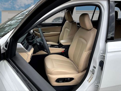 Certified 2023 Jeep Grand Cherokee Limited image 22