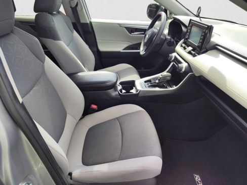 Used 2019 Toyota RAV4 XLE AWD/4WD image 20