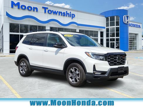 Used 2023 Honda Passport TrailSport image 1
