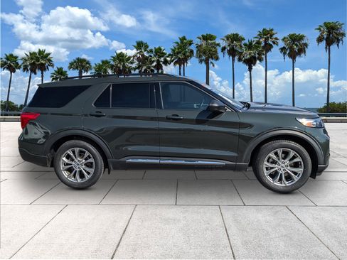 Certified 2022 Ford Explorer XLT w/ Equipment Group 202A image 9