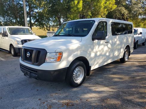 Used 2019 Nissan NV 3500 S image 3