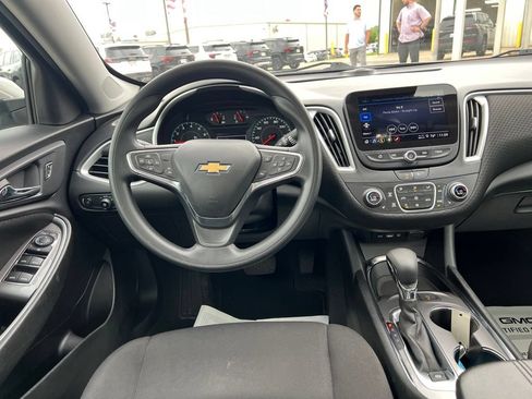Used 2024 Chevrolet Malibu LT FWD image 32