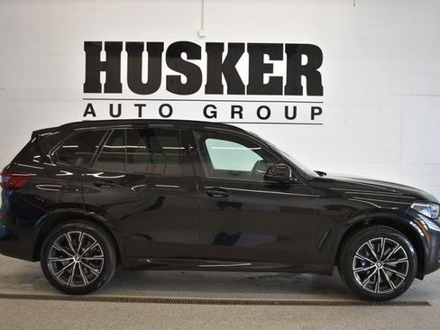Used 2023 BMW X5 M50i w/ Executive Package image 2