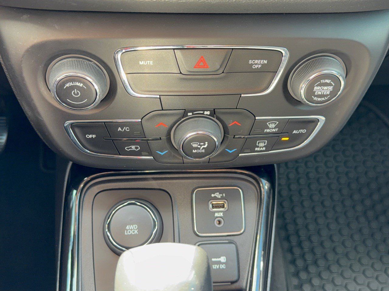 Used 2021 Jeep Compass Latitude AWD/4WD image 22