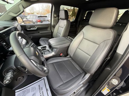 Used 2023 Chevrolet Silverado 1500 LTZ w/ LTZ Premium Package image 12