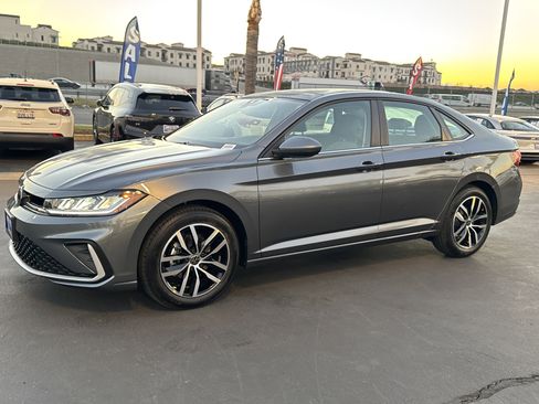 New 2026 Volkswagen Jetta SE image 5