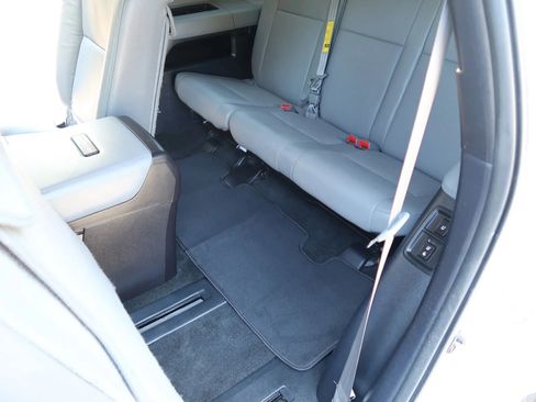 Used 2016 Toyota Sequoia Platinum RWD image 37