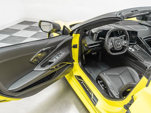 Used 2020 Chevrolet Corvette Stingray Premium Conv w/ 3LT Preferred Equipment Group RWD image 23