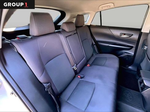 Used 2023 Toyota Venza LE AWD/4WD image 19