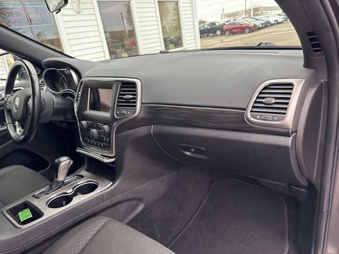 Used 2021 Jeep Grand Cherokee Laredo image 46