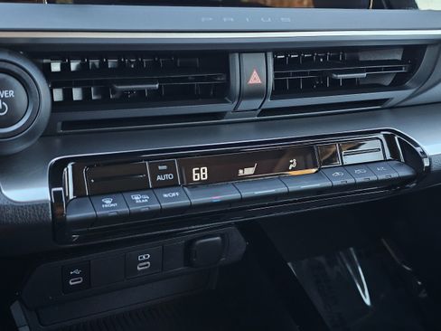 Used 2023 Toyota Prius LE image 36