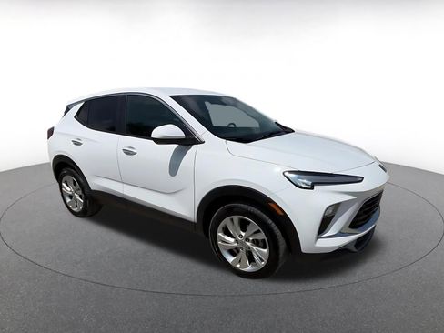 Used 2025 Buick Encore GX Preferred FWD image 2