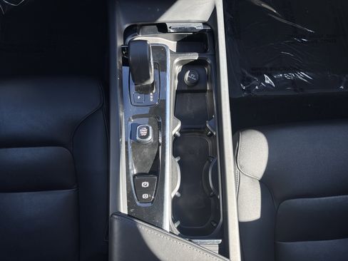 Used 2025 Volvo S60 B5 Core FWD image 11