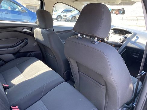 Used 2015 Ford Focus SE w/ SE Sport Package FWD image 20