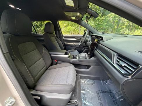 Used 2025 GMC Terrain Elevation FWD image 9