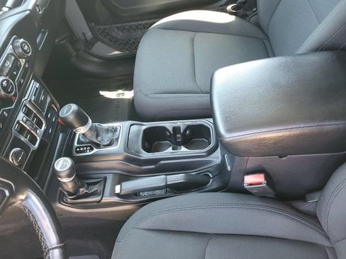 Used 2022 Jeep Gladiator Sport AWD/4WD image 34