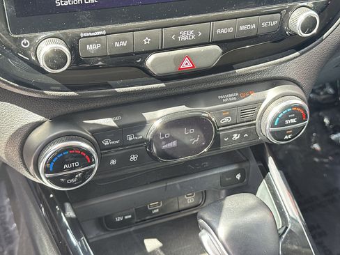 Certified 2024 Kia Soul GT-Line FWD image 16