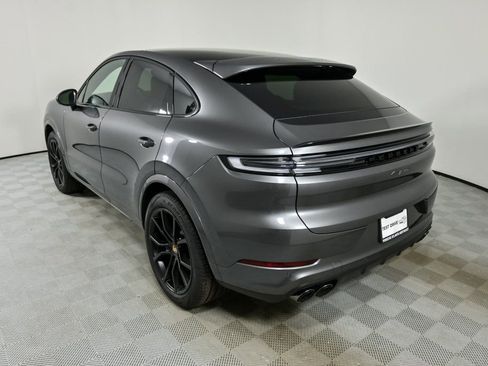Certified 2025 Porsche Cayenne Coupe image 3