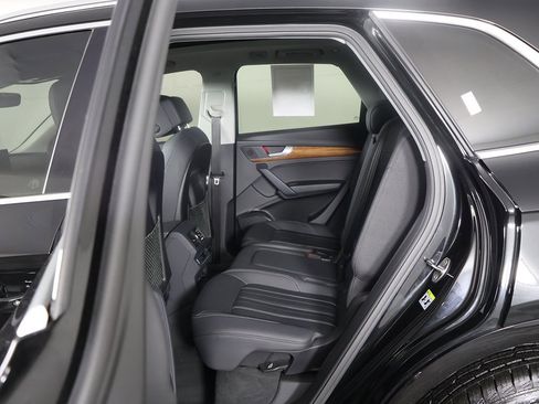 Used 2023 Audi Q5 2.0T Premium w/ Convenience Package image 30