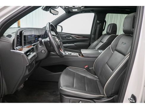 Used 2023 Cadillac Escalade Premium Luxury image 37