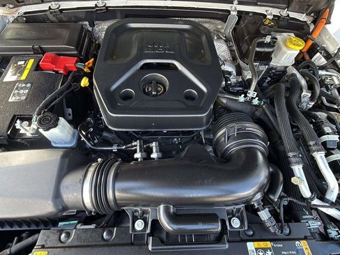 Used 2024 Jeep Wrangler Unlimited AWD/4WD image 26