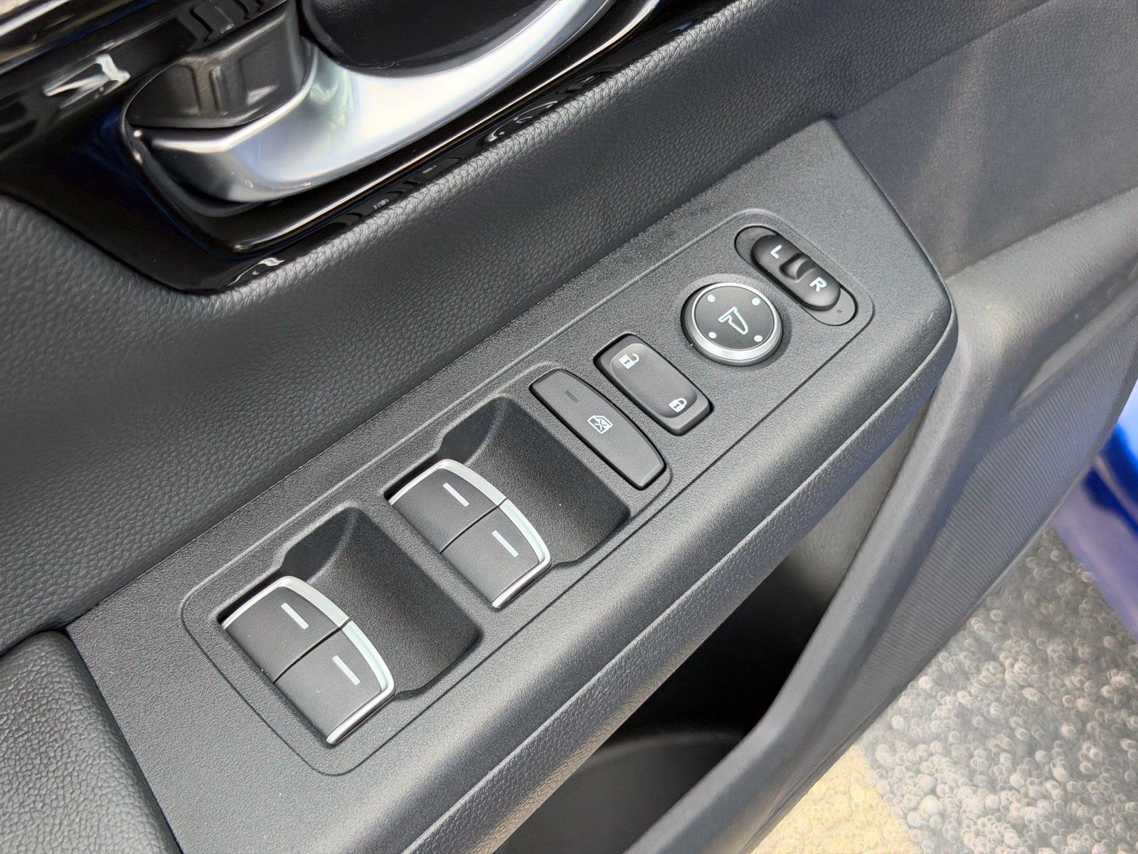 Used 2024 Honda CR-V Sport Touring image 12