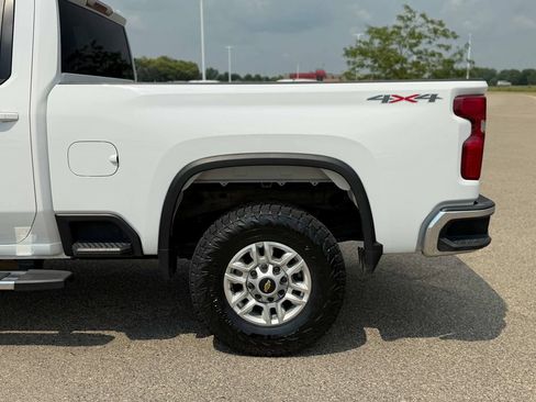 Used 2025 Chevrolet Silverado 2500 LT w/ Convenience Package AWD/4WD image 12